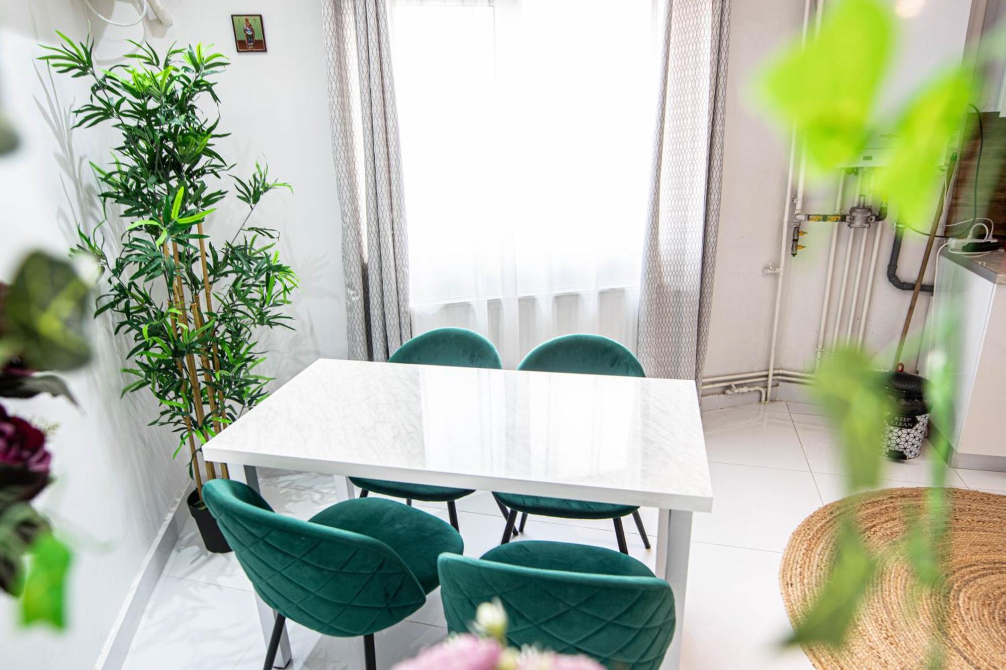 Apartament Near The Park Two Rooms บูคาเรสต์ ภายนอก รูปภาพ