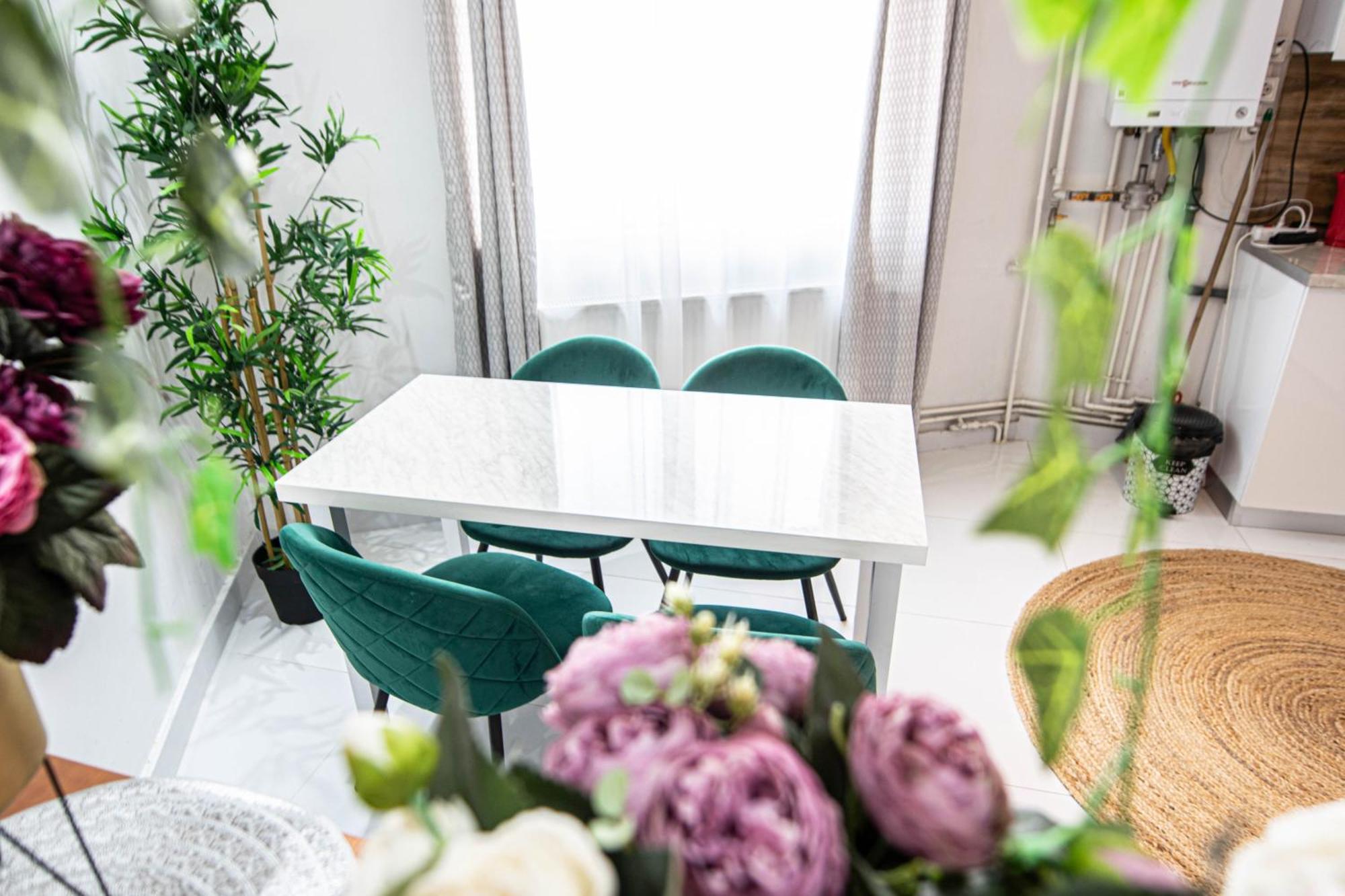 Apartament Near The Park Two Rooms บูคาเรสต์ ภายนอก รูปภาพ